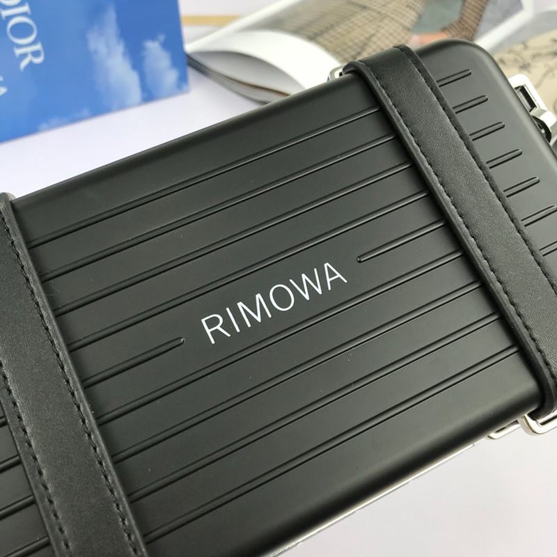 追跡付き発送ディオールxRIMOWA 注目のコラボ☆ パーソナルクラッチa2024bコピー dey65157