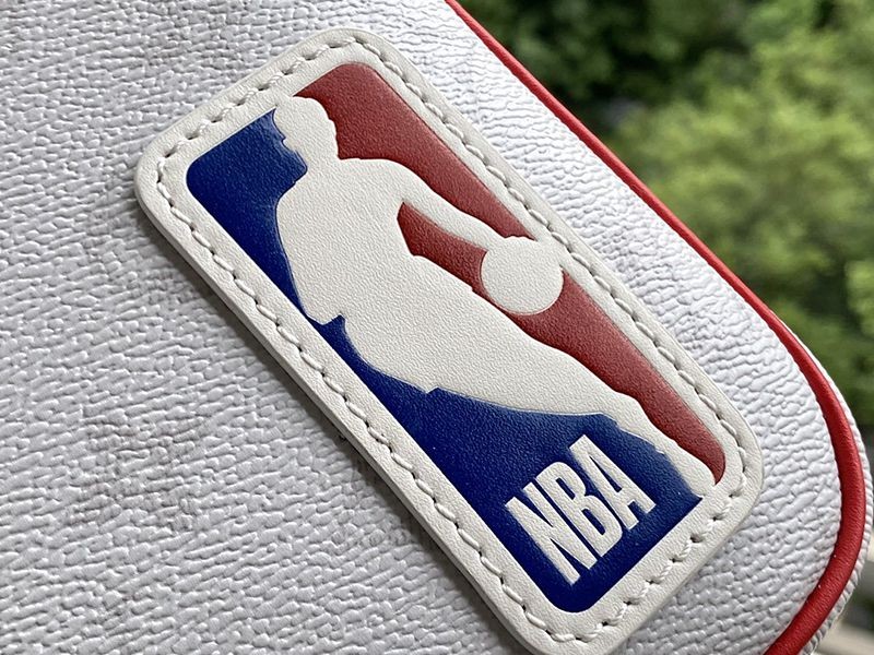 [送料無料]ルイヴィトン x NBA コラボ NIL メッセンジャー コピー ショルダーa2024b★ホワイトモノグラム M85141