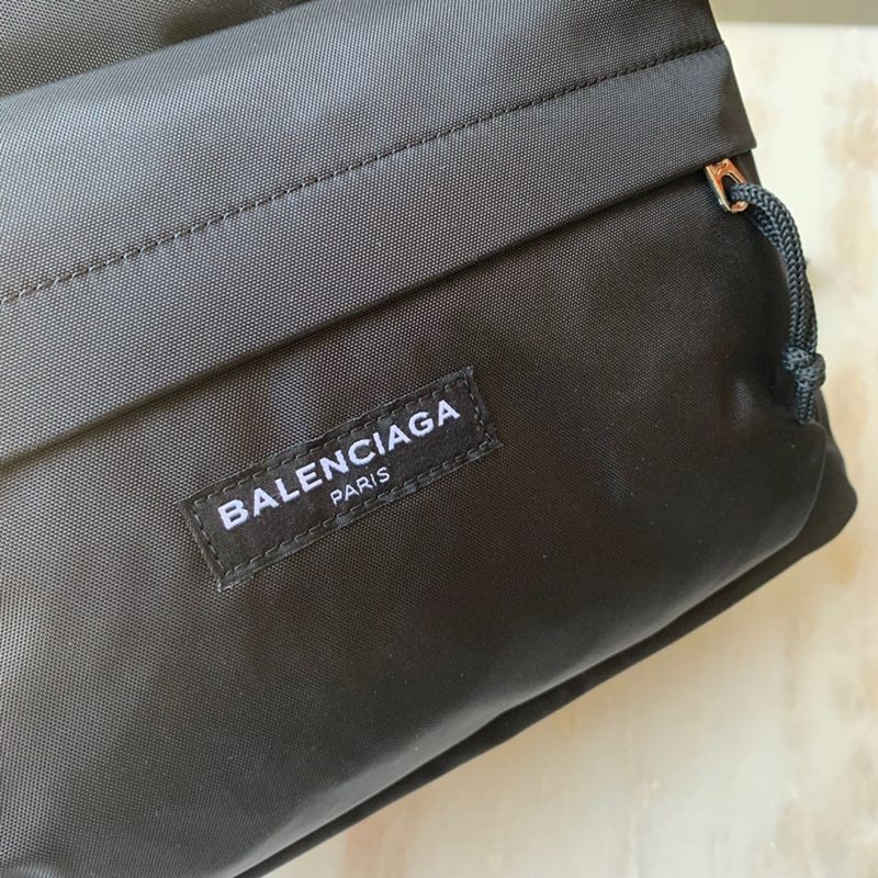 バレンシアガ バックパック/リュックサック スーパーコピー/EXPLORER BACKPACK メンズ 2021年秋冬新作 bab30857