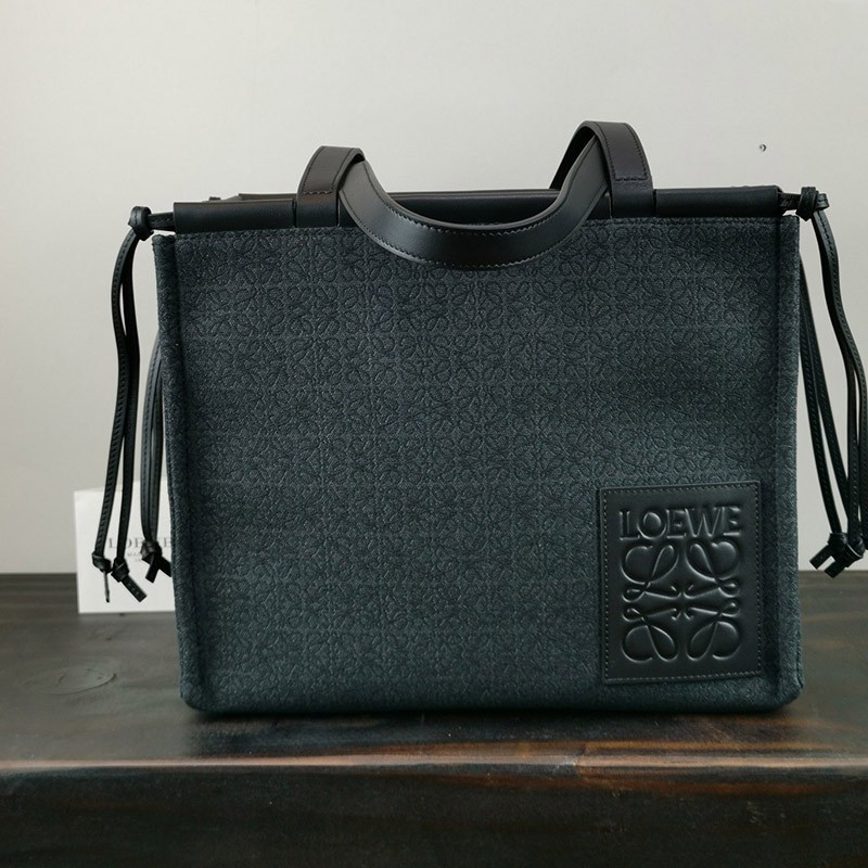 春もの新作ロエベ トートa2024b 偽物 Small Cushion Tote☆クッショントートスモール☆送料込 A612A93X252426