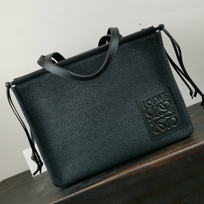 春もの新作ロエベ トートa2024b 偽物 Small Cushion Tote☆クッショントートスモール☆送料込 A612A93X252426