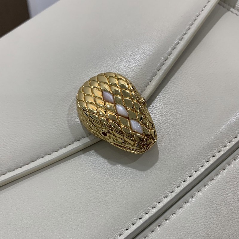 送料込【ブルガリ】新色! SERPENTI FOREVER 白 ナッパ ハンドa2024b Buy87368