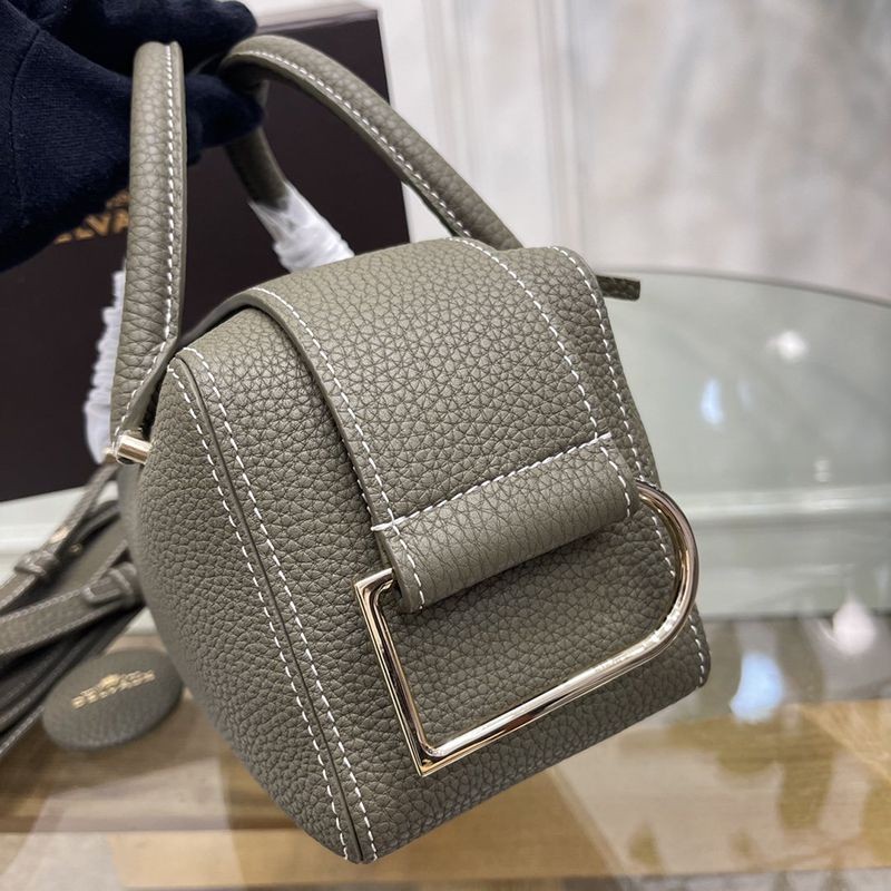 《大人気》DELVAUX 偽物◆Cool Box Mini ソフトグレインレザー製 ハンドa2024b Dee10502