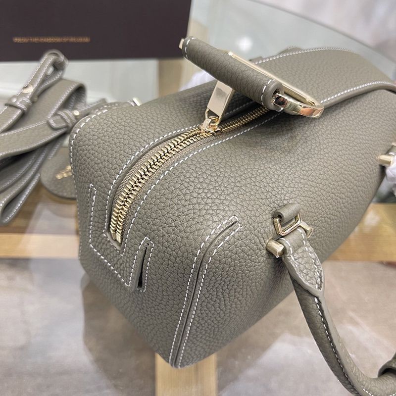 《大人気》DELVAUX 偽物◆Cool Box Mini ソフトグレインレザー製 ハンドa2024b Dee10502