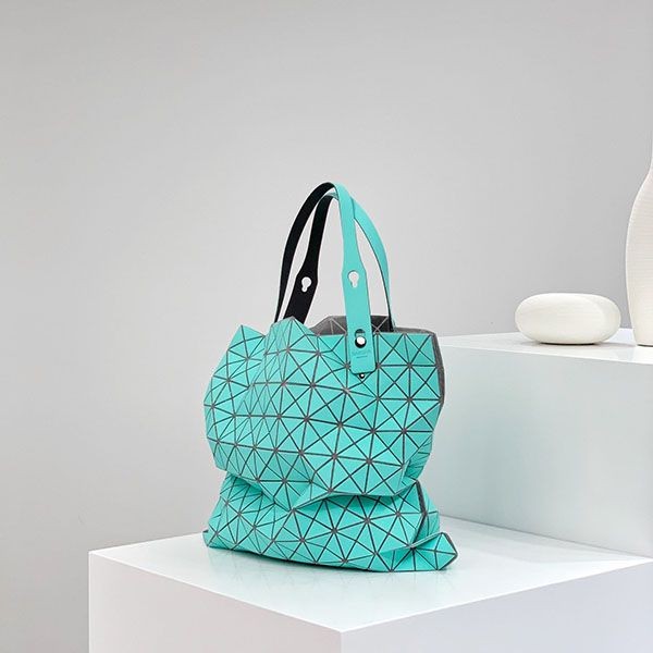 【BAOBAO ISSEY MIYAKE】クロスボディバック 偽物 bar47824