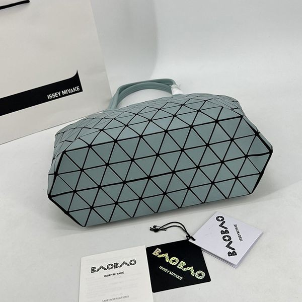 高級ブランドBAOBAO ISSEY コピー MIYAKE カルトン メタリック a2024b baz33941