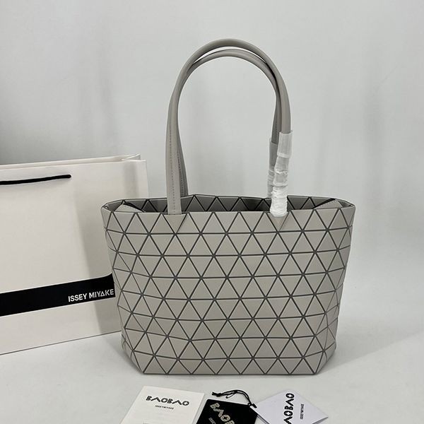 高品質BAOBAO ISSEY コピー MIYAKE カルトン メタリック a2024b bap13538