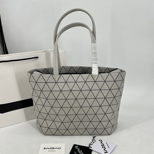 高品質BAOBAO ISSEY コピー MIYAKE カルトン メタリック a2024b bap13538