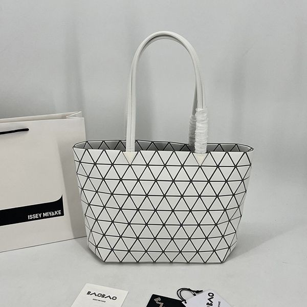 セレブ多数愛用BAOBAO ISSEY スーパーコピー MIYAKE カルトン メタリック a2024b baz43693