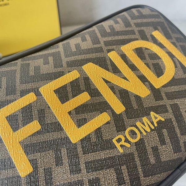 注目★フェンディ ROMA FFファブリック 偽物カメラケース feg47963