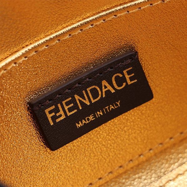 目を惹くカラー【FENDACE】ナノ バゲット マイクロ a2024b コピー fex13717