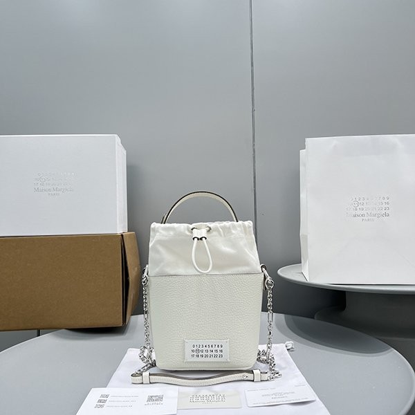 新色登場★メゾンマルジェラ コピーマイクロ Bucket Bag バケットa2024b Mav39673