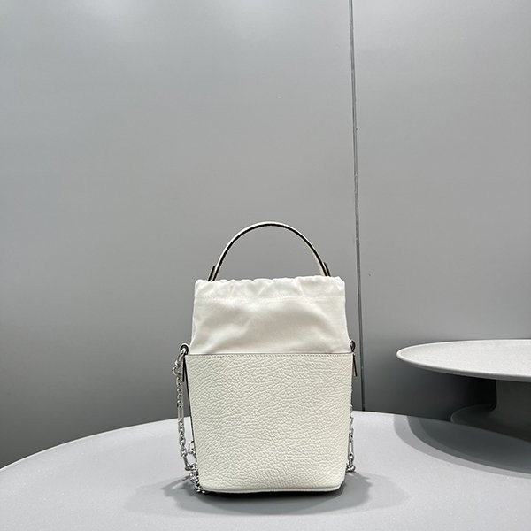 新色登場★メゾンマルジェラ コピーマイクロ Bucket Bag バケットa2024b Mav39673