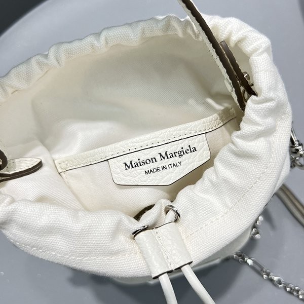 新色登場★メゾンマルジェラ コピーマイクロ Bucket Bag バケットa2024b Mav39673