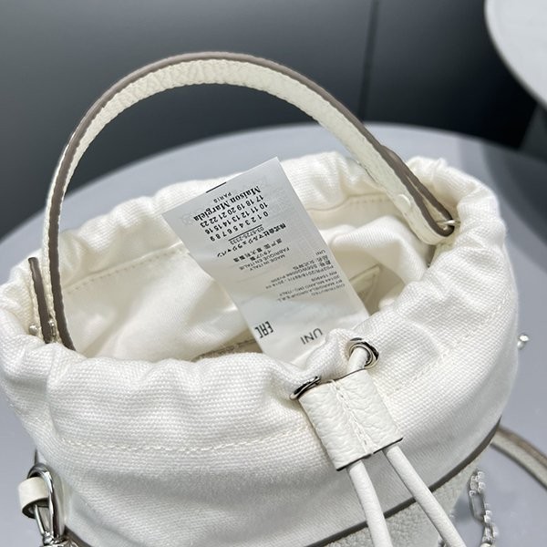 新色登場★メゾンマルジェラ コピーマイクロ Bucket Bag バケットa2024b Mav39673