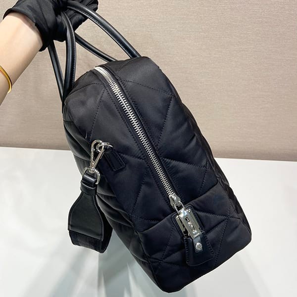 人気No1◆プラダ◆Re-Nylon トップステッチ 偽物 トラベルa2024b puq62921