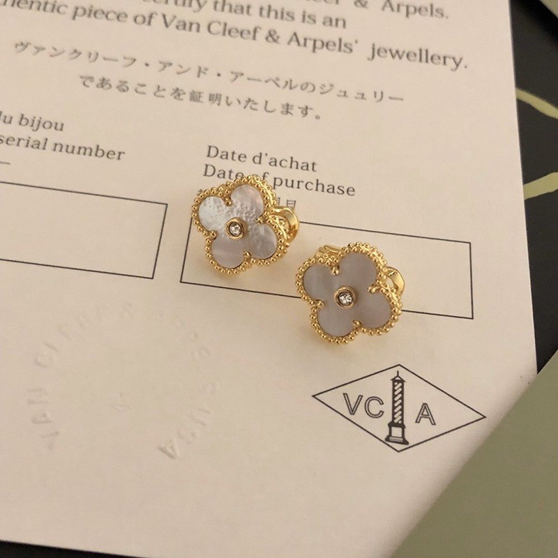 可愛い ヴァンクリーフ&アーペル イエローゴールドピアス コピー イヤリング vao38051