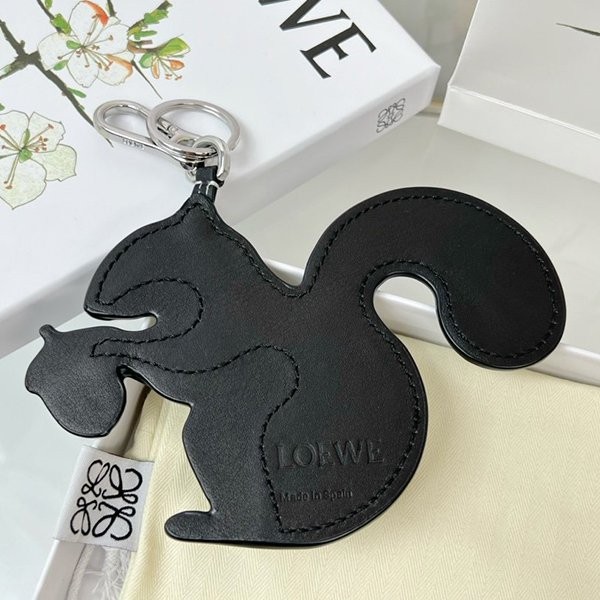 欲しい♡超限定♪ロエベ Squirrel Charm キーホルダー コピー loi79700