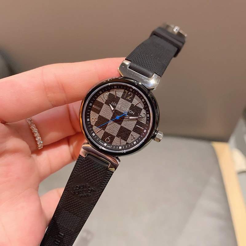 大人気！ルイヴィトン 時計 偽物タンブール ストリート ダイバー 33mm vuy19704