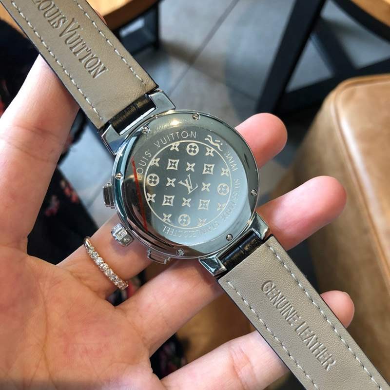 人気急上昇 ルイヴィトン 時計 偽物 タンブール ストリート ダイバー  39mm vuy15520