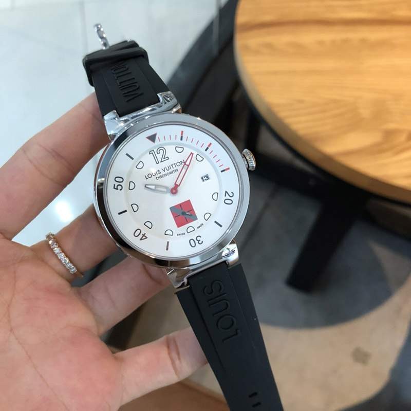 人気 ルイヴィトン 時計 スーパーコピー タンブール ストリート ダイバー  42mm vuv70434