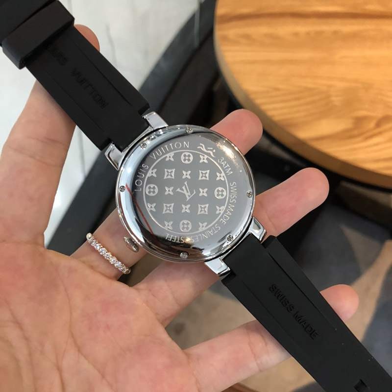 人気 ルイヴィトン 時計 スーパーコピー タンブール ストリート ダイバー  42mm vuv70434