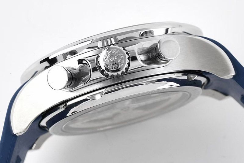 超話題!IWC 偽物 ポルトギーゼ ヨットクラブ クロノグラフ iwa82032