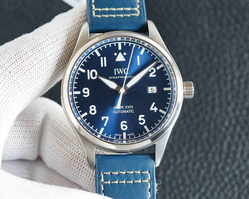 世界中で大人気♪IWC コピー パイロットウォッチ マーク18 プティプランス iwx76613