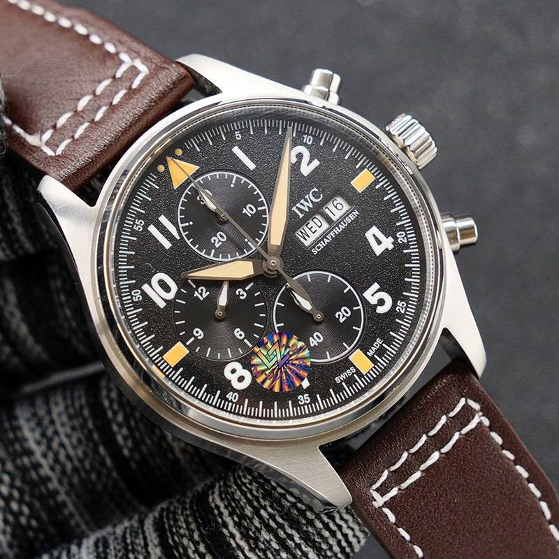 累積売上総額第１位！IWC パイロットウォッチ 偽物 クロノ オートマティック スピットファイア iwf14016