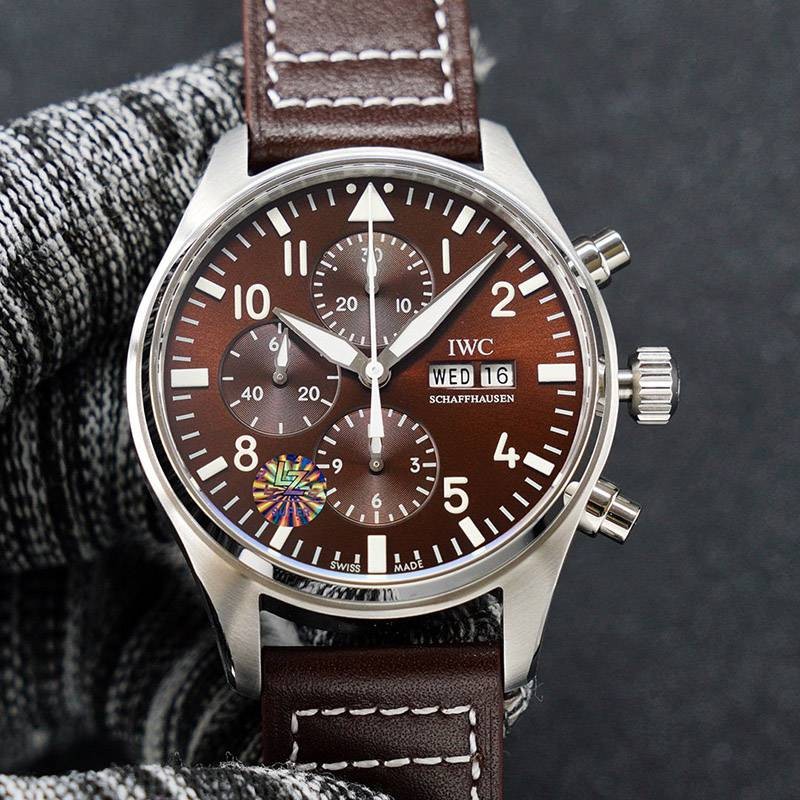 累積売上総額第１位！IWC パイロットウォッチ 偽物 クロノ オートマティック スピットファイア iwf14016