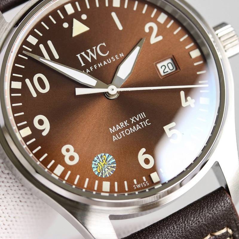 目を惹くカラーIWC パイロットウォッチ マーク18 スーパーコピー iwd27653