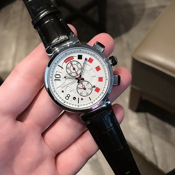 ルイヴィトン タンブール 偽物  クロノグラフ 42mm お洒落に♪ vuk05062