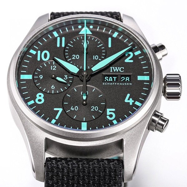 IWC パイロットウォッチ 偽物 クロノ41 メルセデスAMG ペトロナスF1チーム Eブティック限定 iw388108