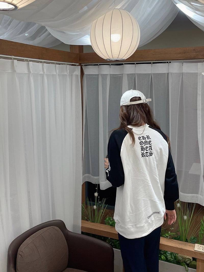 欲しい♡超限定♪クロムハーツ ロングＴシャツ 偽物 ホースシュー&スター ブラック Kum61331