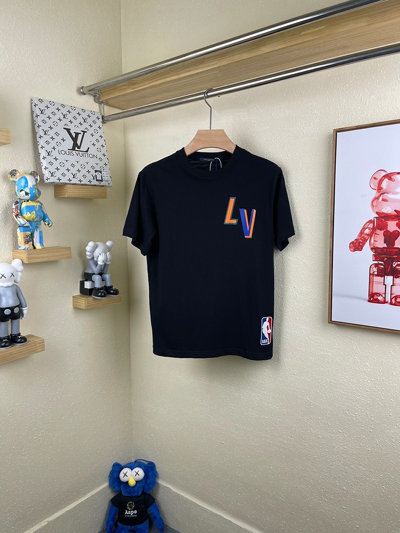 ★日本!!人気！ルイヴィトン NBA Tシャツ 偽物★フロントアンドバックレタープリントT 1A8X8R 1A8X8R