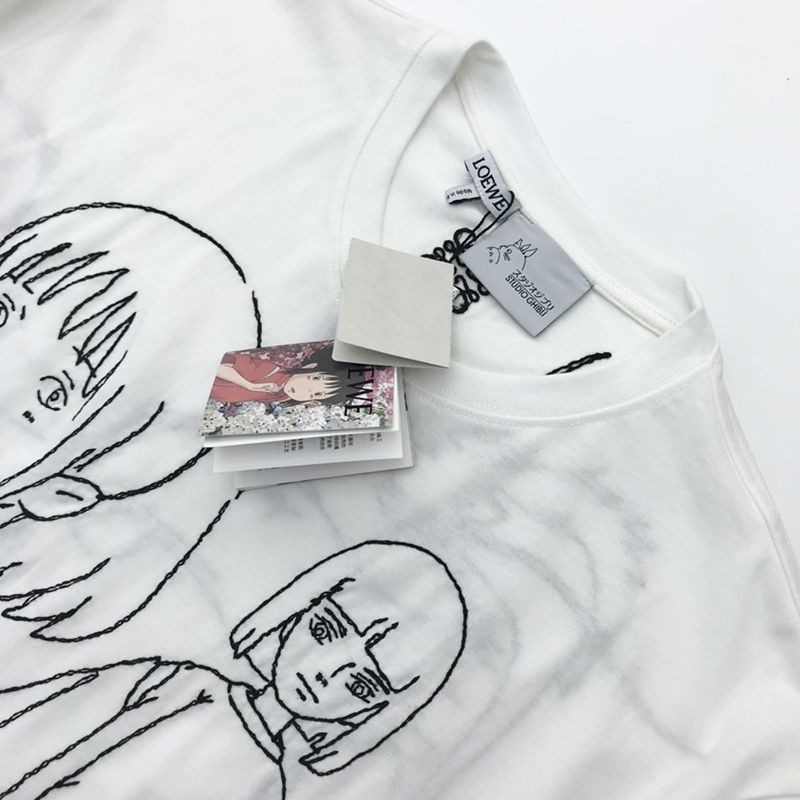 人気急上昇ロエベ×千と千尋の神隠し 偽物 千尋 エンブロイダリー Tシャツ (コットン) S928Y22X03