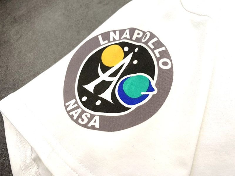 送料込バレンシアガ  × NASA 偽物 スペース ロゴ Tシャツ ホワイト bah41099