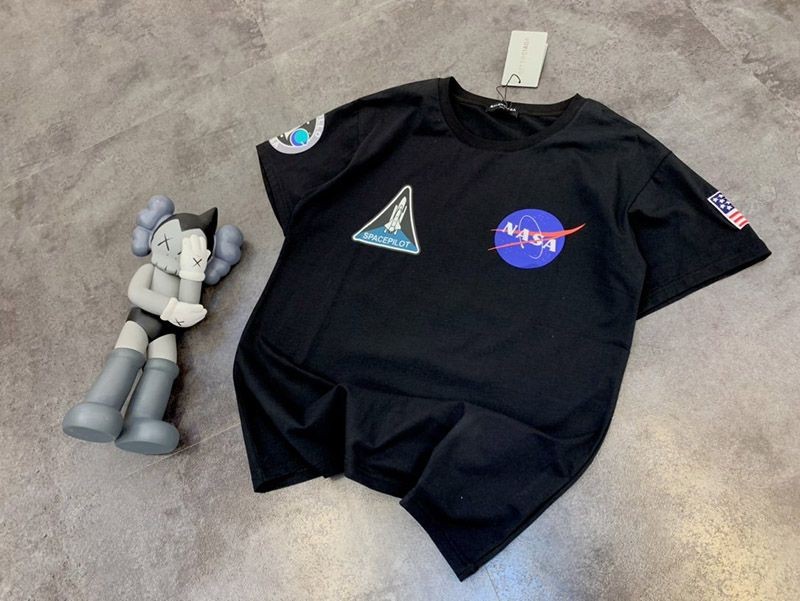 大人気!!新色バレンシアガ  × NASA コピー スペース ロゴ Tシャツ ブラック bad10260