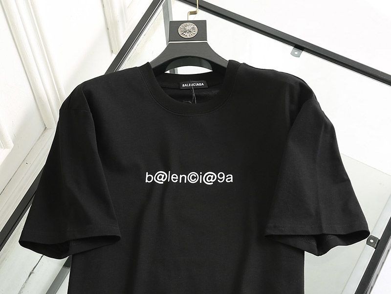 春もの新作バレンシアガ コピー メールボックスモノグラムプリント Tシャツ ブラック bas23660