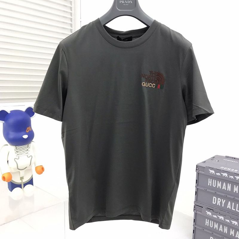 セール新作グッチ x ノースフェイス コラボ 半袖Tシャツ スーパーコピー guq84892