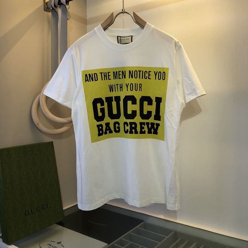 世界中で大人気♪グッチ ロゴ コットンTシャツ コピー バックフラワーアップリケ 2色 gus17426