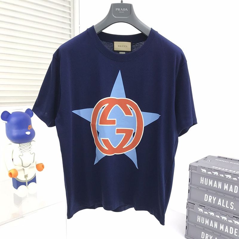 定番人気☆グッチ ロゴ コットンTシャツ コピー バックフラワーアップリケ 2色 guw17595