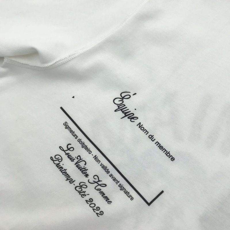 春夏新作ルイヴィトン Tシャツ トップス 半袖 メンズ レッド スーパーコピー vuk98727