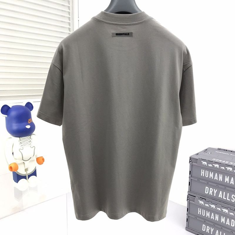 争奪戦 Fear of God エッセンシャルズ 偽物 キッズ半袖ロゴ入りＴシャツ fed81908