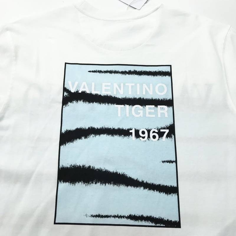 可愛い ヴァレンティノ タイガー1976 Tシャツ 偽物 Vum63741