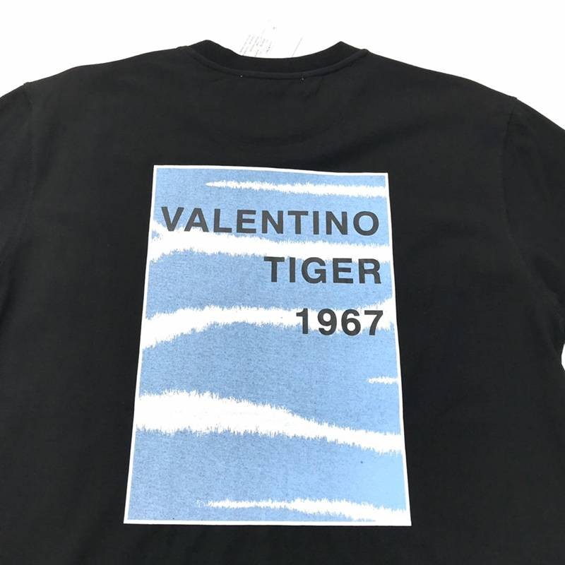 【人気商品】ヴァレンティノ タイガー1976 Tシャツ スーパーコピー Vuw47918