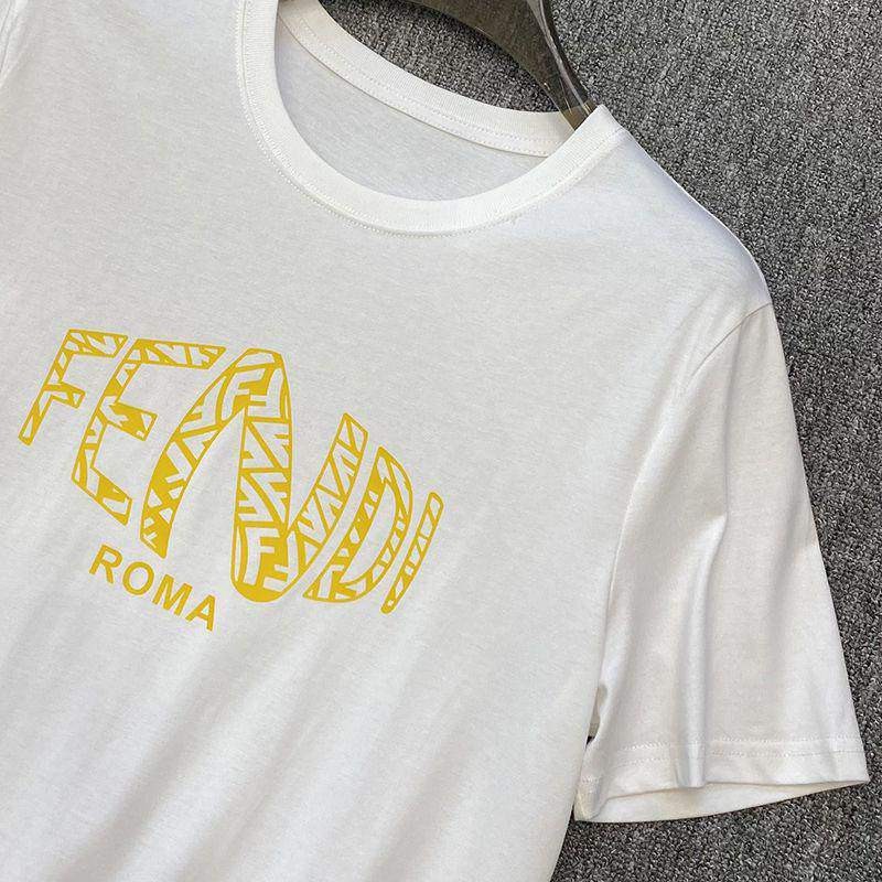 入手困難 フェンディ ROMA ロゴ クルーネック Tシャツ 偽物 feq97004