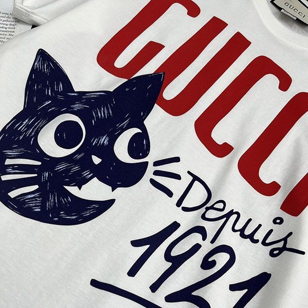 ★日本!!人気！グッチ Since 1921 キャット プリント Tシャツ guu43007