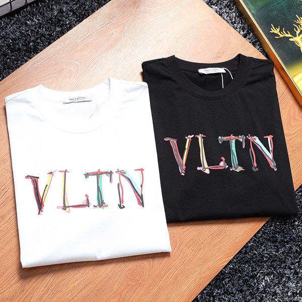 関税込ヴァレンティノ Tシャツ パロディ VLTN コットンロゴ Tシャツ Vuk85200