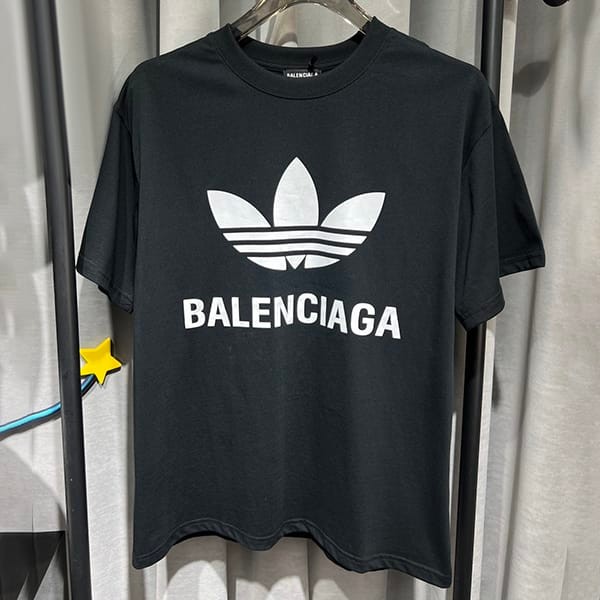 完売必至バレンシアガ アディダス オーバーサイズ Tシャツ コピー 2色 bal86059